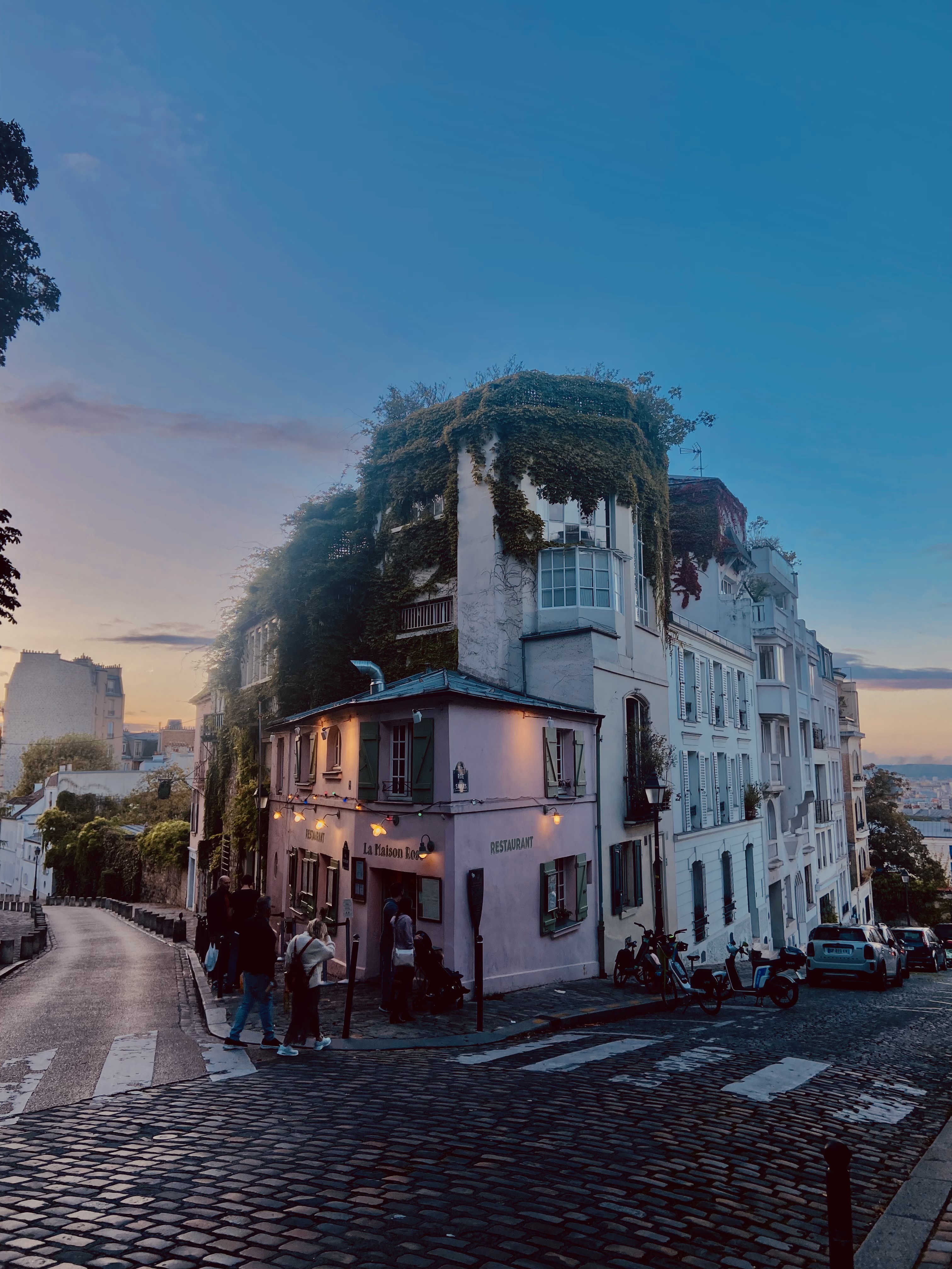 After work walk views in my neighbourhood, Montmartre.